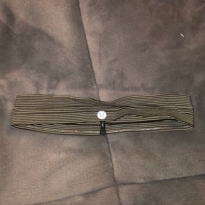 Lululemon Fly Away Tamer Headband